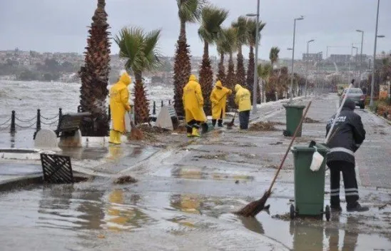 Belediyeden Lodos Mesaisi