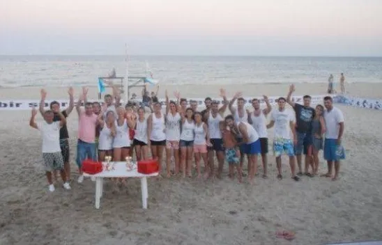 Gümüşyaka'da Beach Volley Turnuvası