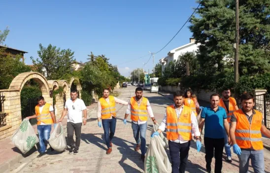 Ak Partili Gençler Çöp Topladı