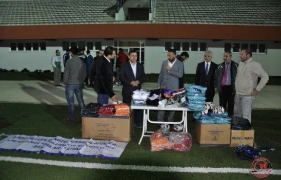 AK Parti'den Spor Kulüplerine Malzeme Desteği