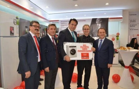Başak Ticaret'ten yılın emekli öğretmenine ödül