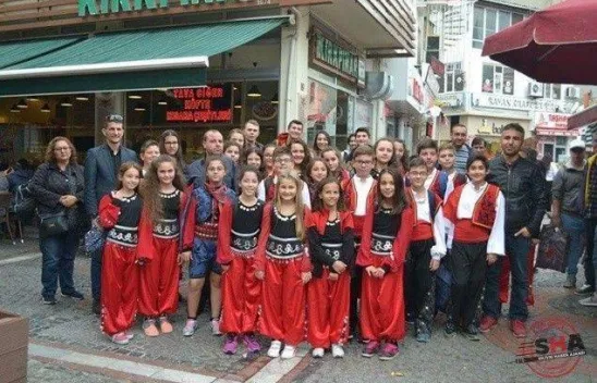 Bigados Halk Oyunları Topluluğu Meriç'i fethetti