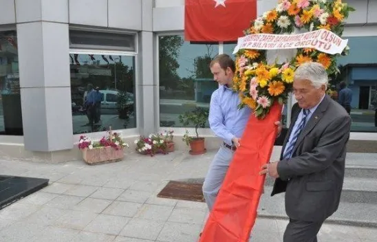 CHP'den 'alternatif' kutlama