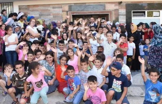 Başkan Yılmaz'dan 22 Bin Çocuğa Bayramlık