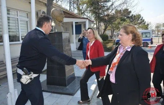 Nazım Hikmet Şiirlerle Anıldı