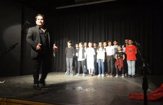 Ayakta alkışlandılar