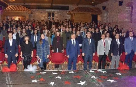 Liseler arası şiir yarışması gerçekleştirildi