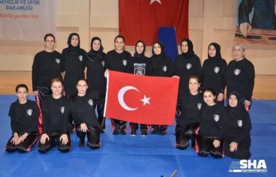 Yakın savunma teknikleri öğrendiler