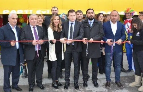 Bambini Çocuk Oyun Parkı Cafe &amp Parti Evi açıldı