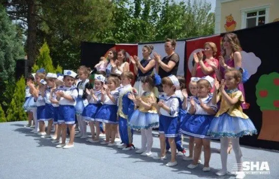 Berrak Anaokulu öğrencileri gösterileriyle büyüledi