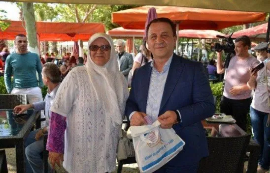 Işıklar Annelerin Gününü Kutladı