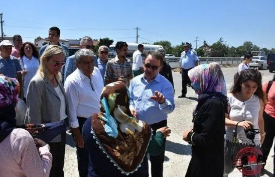 Sel bölgesine ziyaretler sürüyor