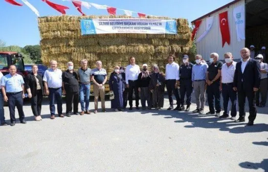 Silivri'de Coşkulu Saman Dağıtım Töreni