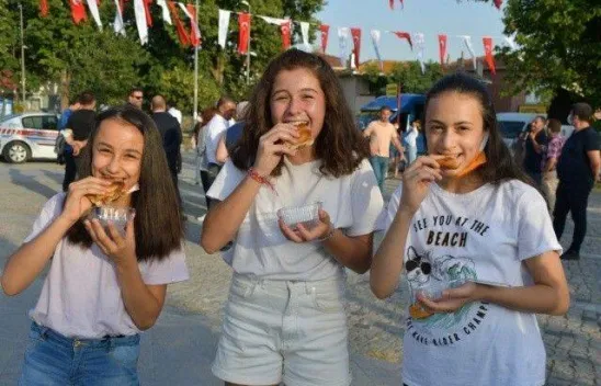 Ortaköy'de Börekler Yarıştı