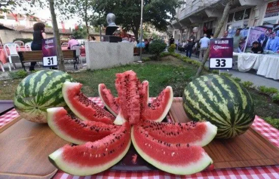 Kadıköy'de Karpuz Ziyafeti