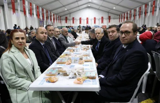 Ramazan çadırında şehit ve gaziler onuruna iftar düzenlendi