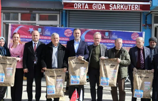 Silivri'de milli Ayçiçek tohumu dağıtımları devam ediyor
