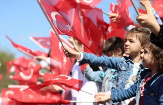 Silivri ve Hatay'da çocuklar 23 Nisan sevinci yaşadı