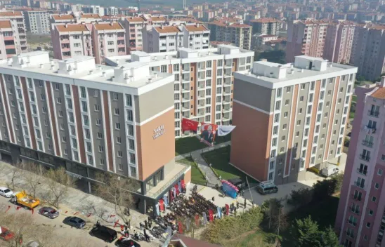 Varnalı konutlarında anahtar ve tapu teslim sevinci