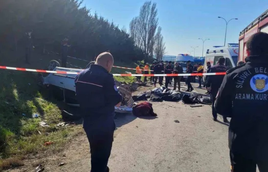 Silivri TEM Otoyolu'nda feci kaza: 6 ölü, 3 yaralı