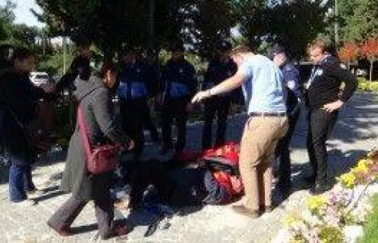 Açlık grevindeki işçilere Zabıta müdahalesi