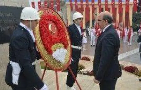 Atatürk vefatının 77. yıl dönümünde törenlerle anıldı