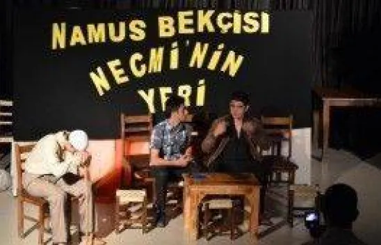 Öğrencilerin gösterisi ayakta alkışlandı