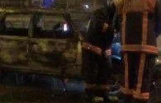 Emniyet müdürlüğü önünde araç yandı