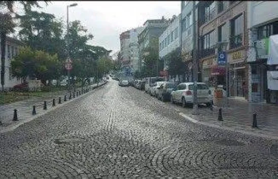 Kısıtlama sabahında yollar boş kaldı