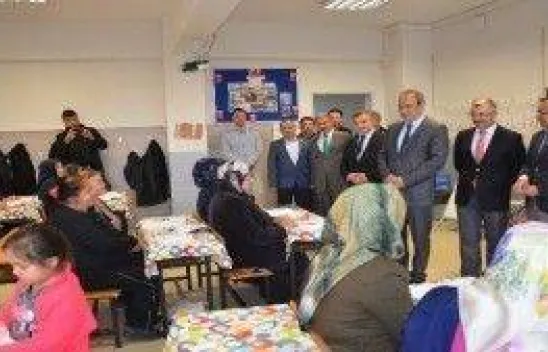 Okuma-yazma kursuna giden Silivrili yaşlı kadınların umre hayali