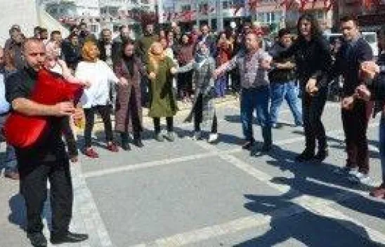 Silivri, hamsi ve horona doydu