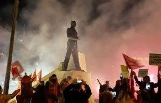 Esen 'Bu millet ne senden vazgeçer ne senin eserlerinden'