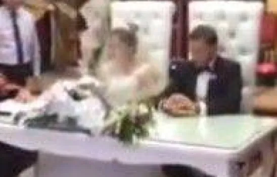 Nikâh Kıyan Ayeş, Davetlileri Gülme Krizine Soktu