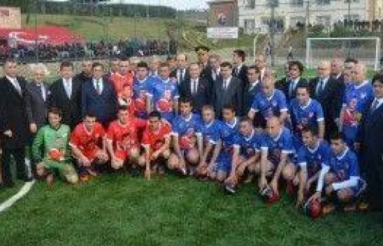 Cezaevinde Futbol Sahası ve Kütüphane Açıldı