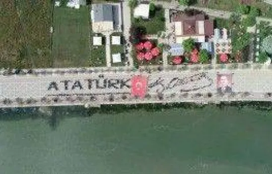 Motosiklet tutkunlarından Atatürk koreografisi