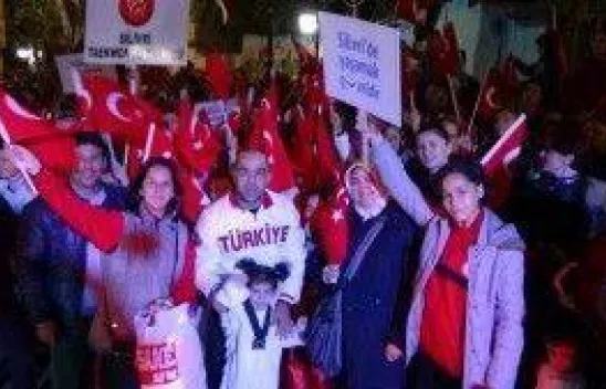 29 Ekim coşkusu Fener alayı ile taçlandı