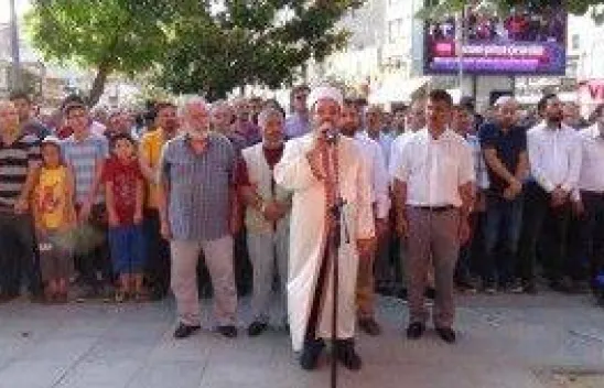 Darbe şehitleri için gıyabi cenaze namazı kılındı