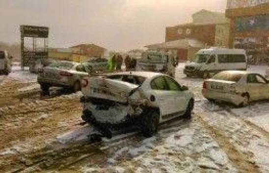 E-5 karayolunda zincirleme kaza