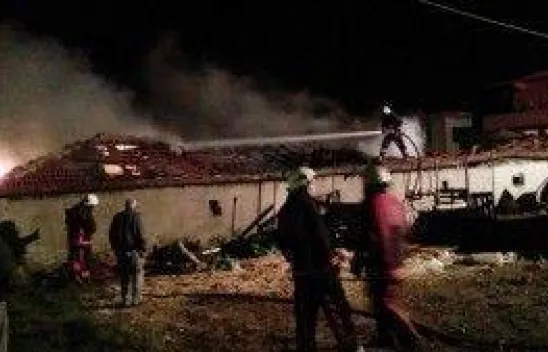 Gazitepe'deki yangın güçlükle söndürüldü