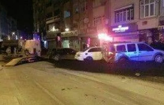 6 aracın hasar gördüğü kaza kamerada