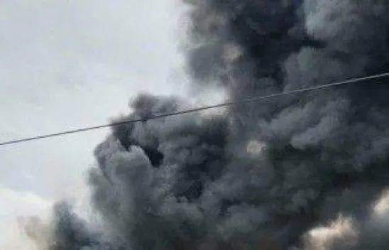 Silivri'de sünger fabrikasında çıkan yangın drone ile havadan görüntülendi.