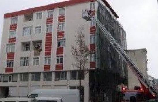 Sallanan iskele korku dolu anlar yaşattı