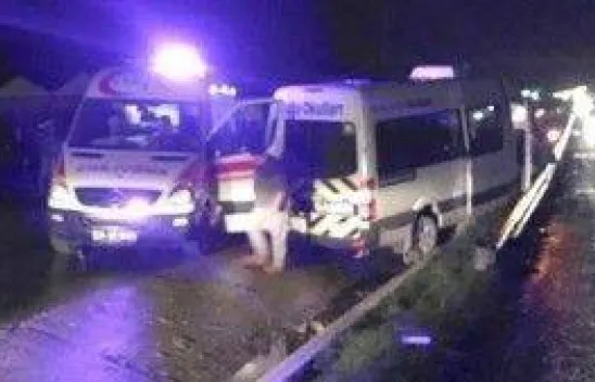 İşçi servisi kaza yaptı: 14 yaralı