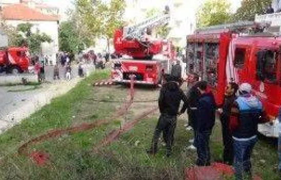 Silivri'de apartman katında çıkan yangın korkuttu