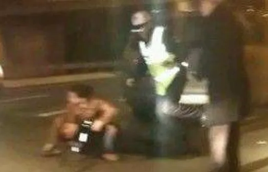 Asayiş uygulaması yapan polise araç çarptı