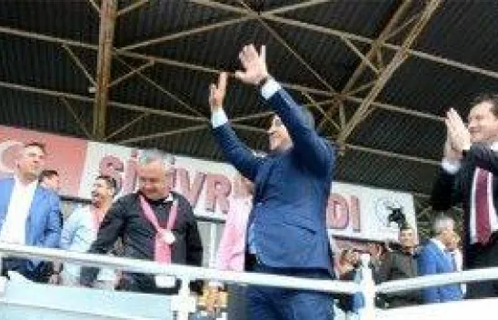 Işıklar'dan final için otobüs sözü