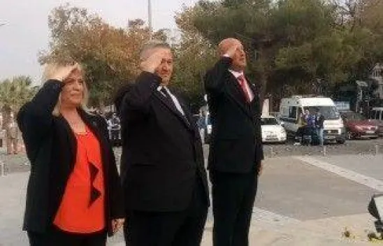 Muhtarların asker selamı törene damga vurdu