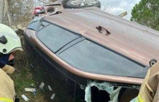 Aracıyla Viyadükten düştü ! Araç içinde sıkıştı