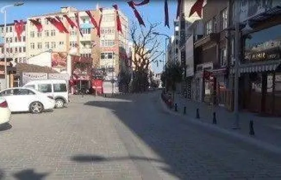Yollar ve caddeler boş kaldı