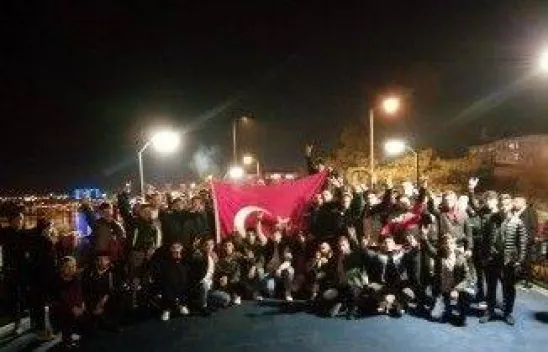 Silivrili gençler şehitler için yürüdü